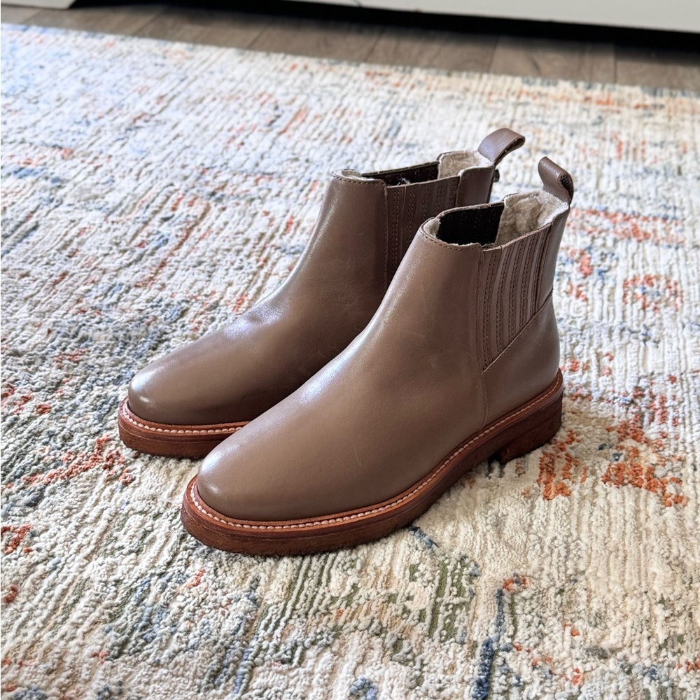 Botkier New York Shearling lined Chelsea boots